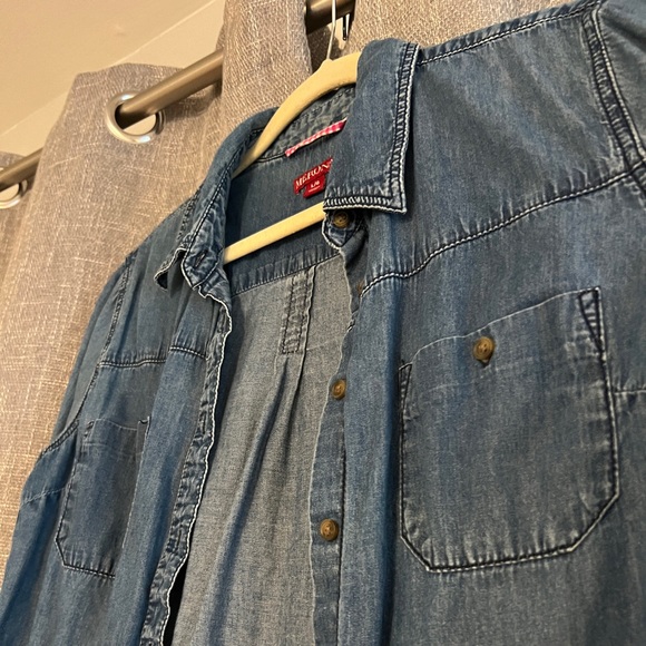 Merona - Lighter dark-wash long-sleeve button down denim shirt - size Large - Picture 5 of 12